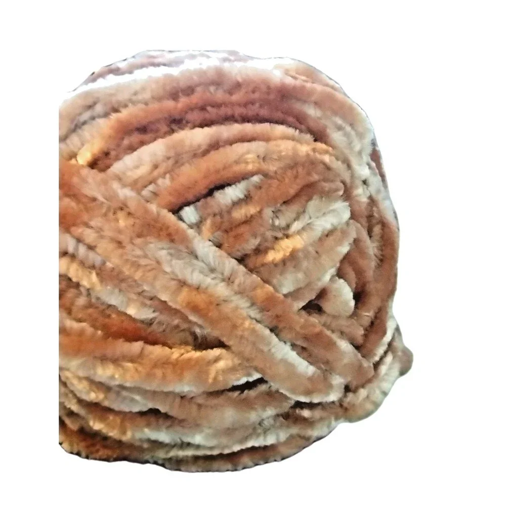 Juicy Couture Luxe Velour Yarn, Chestnut, Bulky (5) Yarn, 3.5 oz 107 yds - NEW
